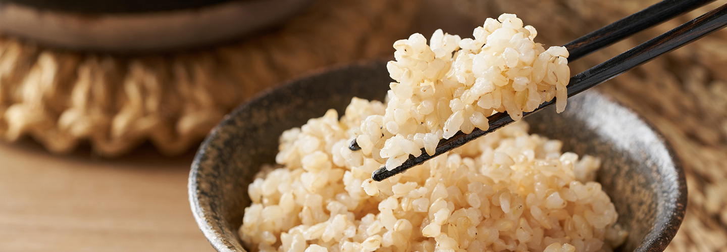 白米と玄米の違いとは？研ぎ方や炊き方の違いも解説
