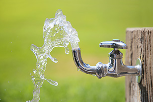 水道水が飲めない県はある？そのまま飲んでも大丈夫か、日本の水道事情を解説