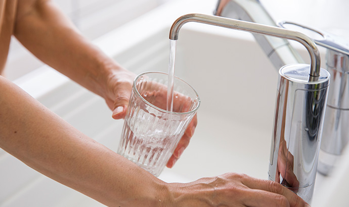 浄水器を使用する