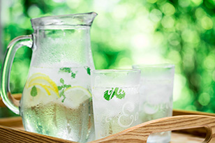 レモン水はどんな効果がある？作り方や飲む時の注意点を紹介