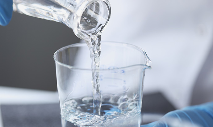精製水と蒸留水の違いは？