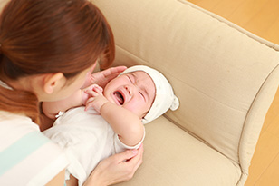 新生児のミルクが3時間もたないのはなぜ？理由や対処法について解説