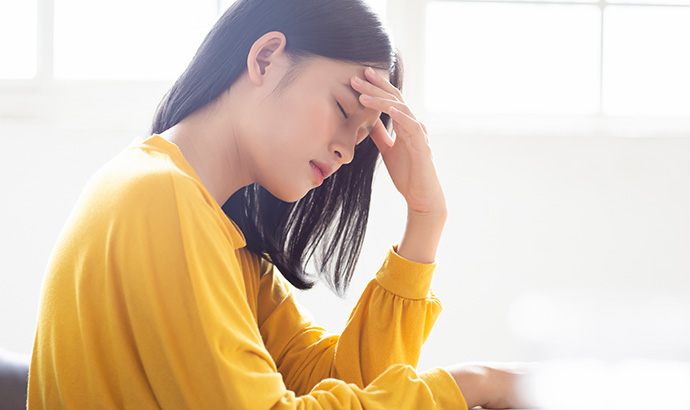 なぜ水分不足で頭痛が起こるのか？