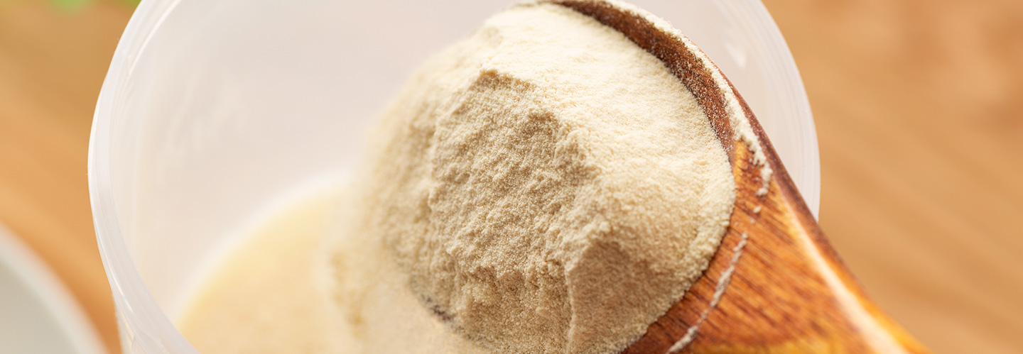 プロテインは牛乳とお水どちらで飲むのが良い？メリット・デメリットを紹介