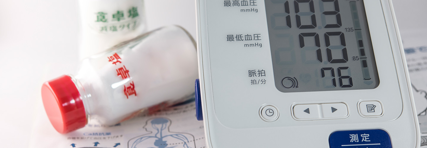 塩分を摂りすぎたらどうなる？摂りすぎをチェックする方法や対処法を紹介