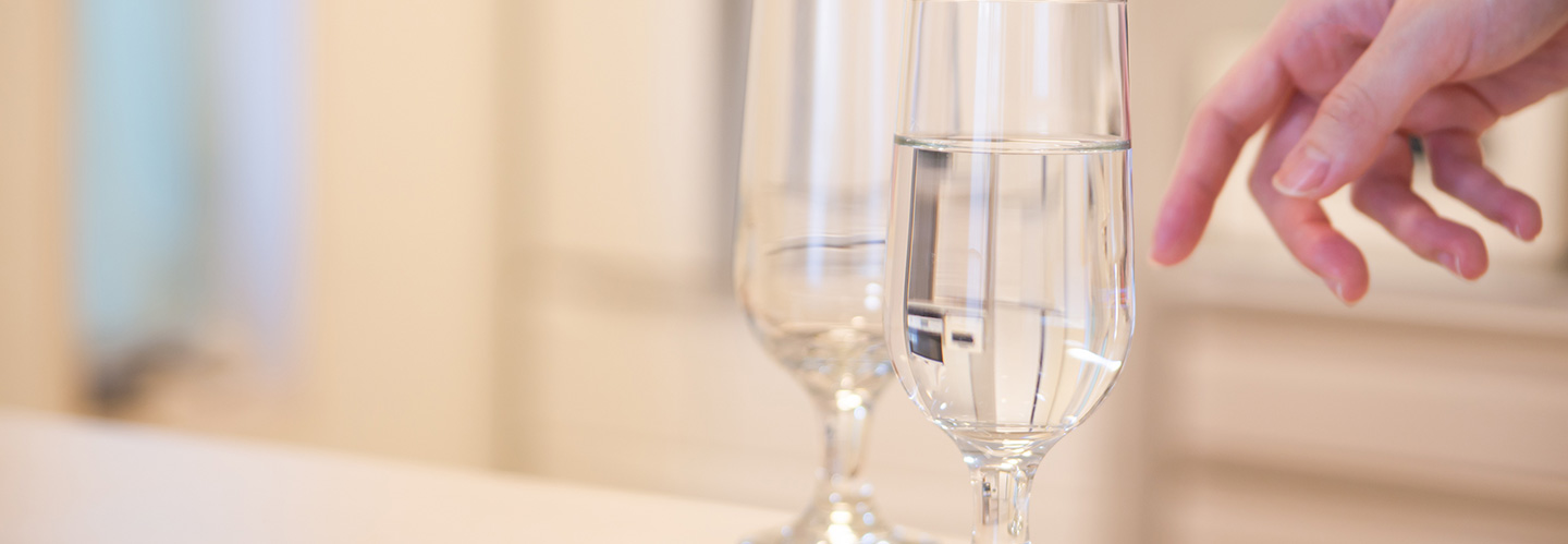 チェイサーはお酒を飲むときの水ではない？役割やおすすめの飲み物を解説