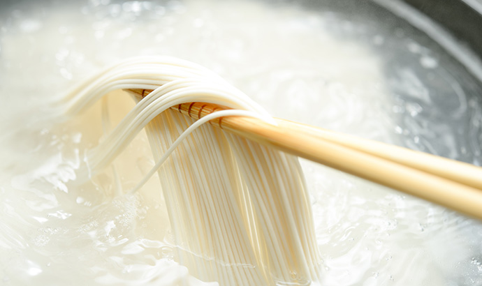 茹でないそうめんがSNSでバズってる？