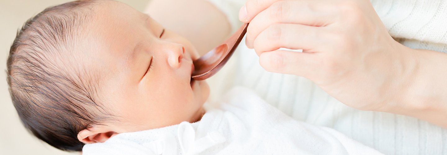 赤ちゃんに白湯は必要？与え始める時期と赤ちゃん用の白湯の作り方を紹介