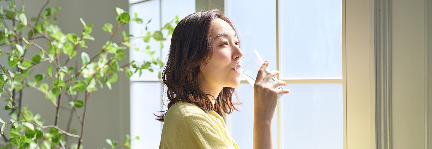 アルカリイオン水とは？効果や注意点、摂取しないほうがいい人について解説