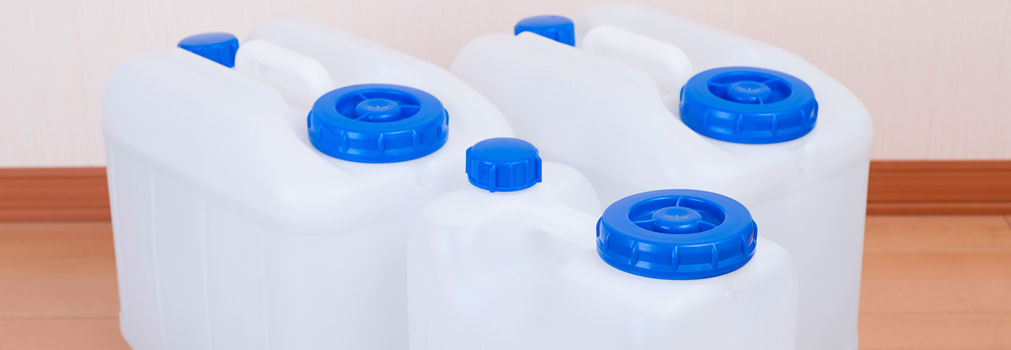 スーパーにある無料の水の正体とは？安全性や注意点を解説