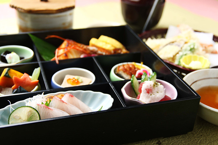 日本の食文化とは？世界的にも評価される和食の特徴や歴史を紹介