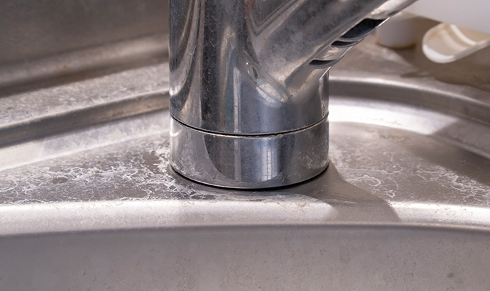 ウォーターサーバーの水垢ができやすい場所とは