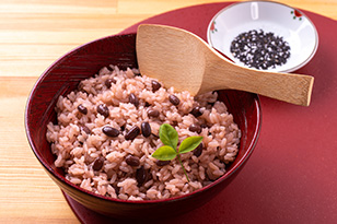 赤飯をおいしく炊飯器で炊くコツとは？わかりやすく解説！